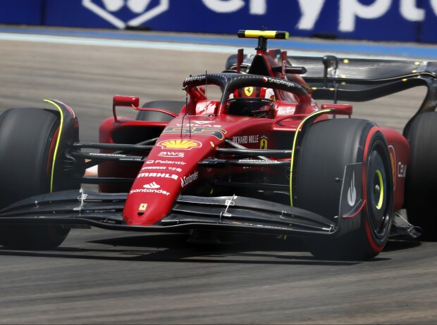 Titel-Bild zur News: Carlos Sainz (Ferrari F1-75) beim Formel-1-Rennen in Miami 2022