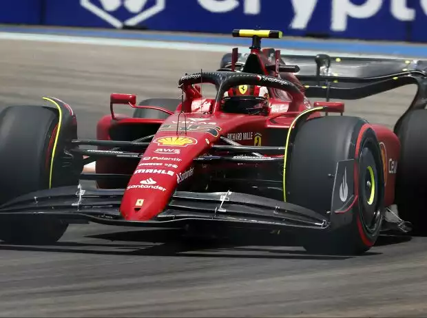 Carlos Sainz (Ferrari F1-75) beim Formel-1-Rennen in Miami 2022 Titel-Bild zur News: Carlos Sainz (Ferrari F1-75) beim Formel-1-Rennen in Miami 2022