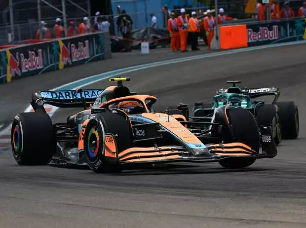 Lando Norris (McLaren) und Lance Stroll (Aston Martin) beim Training zum Formel-1-Rennen in Miami Titel-Bild zur News: Lando Norris (McLaren) und Lance Stroll (Aston Martin) beim Training zum Formel-1-Rennen in Miami