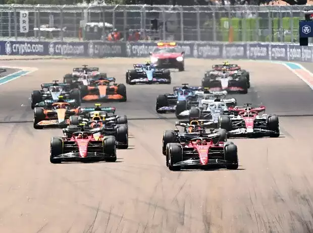 Charles Leclerc, Carlos Sainz Titel-Bild zur News: Charles Leclerc, Carlos Sainz