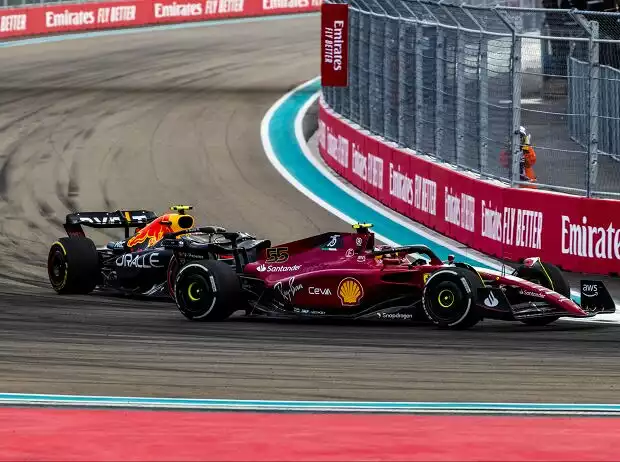 Carlos Sainz, Sergio Perez Titel-Bild zur News: Carlos Sainz, Sergio Perez
