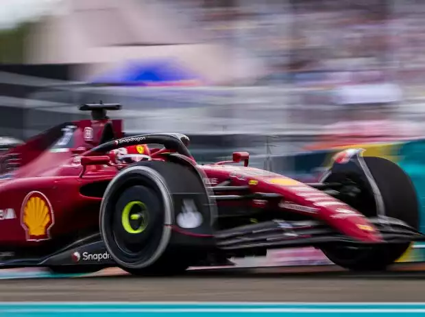 Charles Leclerc im Ferrari F1-75 beim Formel-1-Rennen 2022 in Miami Titel-Bild zur News: Charles Leclerc im Ferrari F1-75 beim Formel-1-Rennen 2022 in Miami
