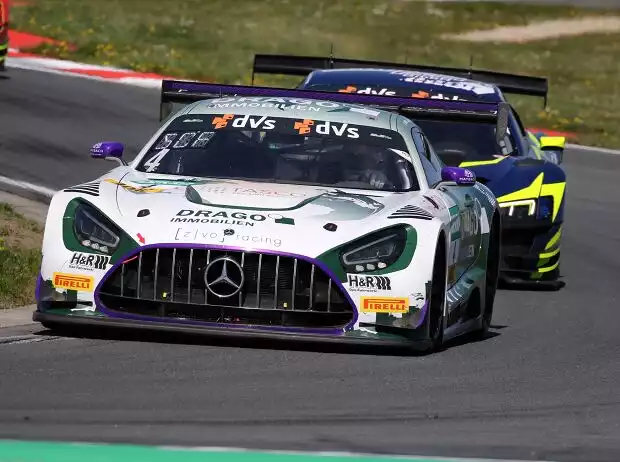 Der ZVO-Mercedes wurde gleich am ersten Rennwochenende seiner Favoritenrolle gerecht Titel-Bild zur News: Der ZVO-Mercedes wurde gleich am ersten Rennwochenende seiner Favoritenrolle gerecht