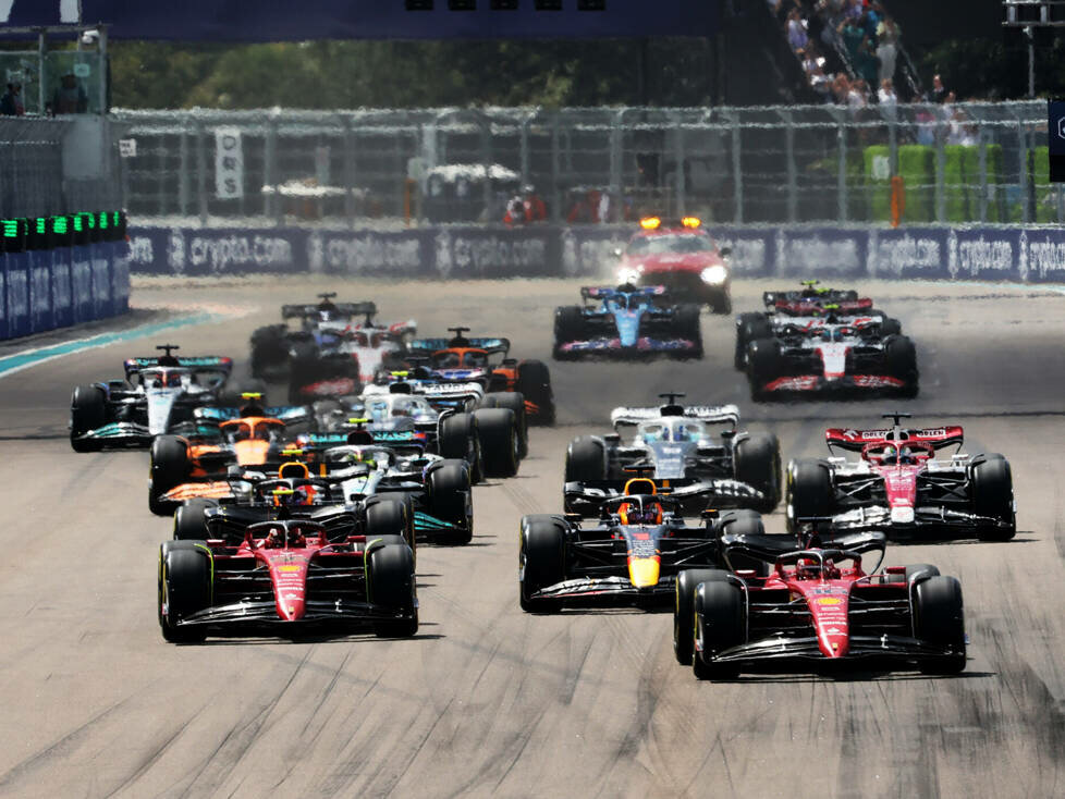 Charles Leclerc, Carlos Sainz, Max Verstappen, Sergio Perez, Valtteri Bottas
