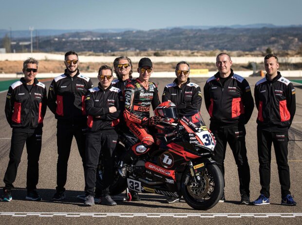 Troy Bayliss; Oli Bayliss Troy Bayliss; Oli Bayliss