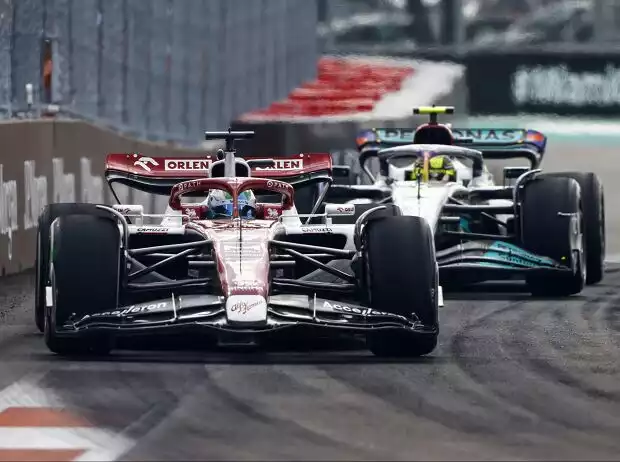 Valtteri Bottas, Lewis Hamilton Titel-Bild zur News: Valtteri Bottas, Lewis Hamilton