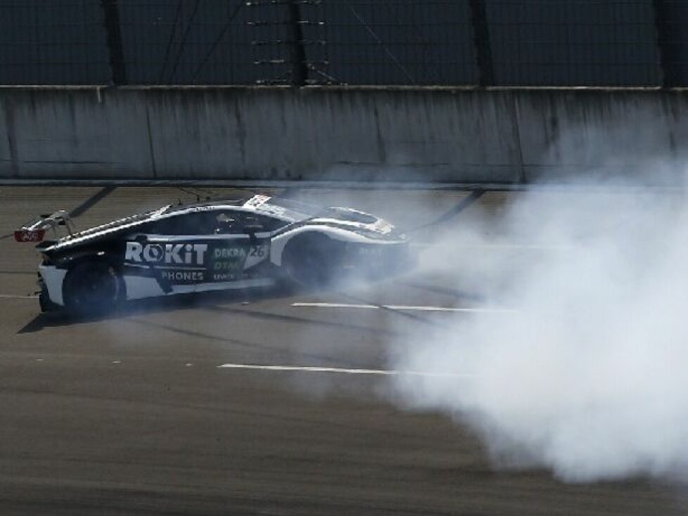 Esmee Hawkey im T3-Lamorghini crasht in der Steilkurve am Lausitzring