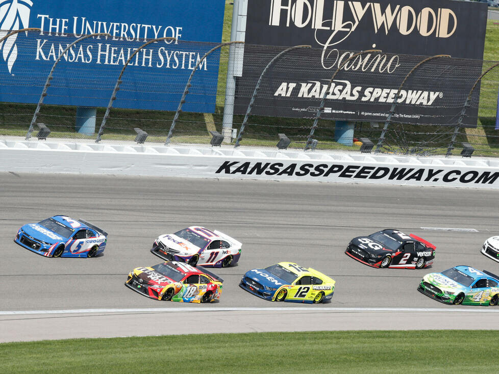 NASCAR-Action auf dem Kansas Speedway in Kansas City