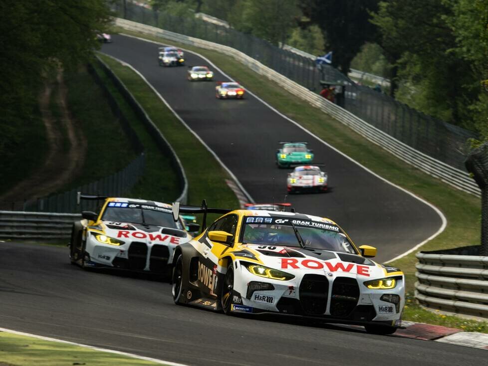 Wieder kommen bei den 24h Nürburgring rund zwei Dutzend Fahrzeuge für den Gesamtsieg in Frage