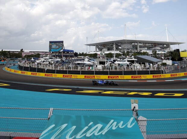 Carlos Sainz, Nicholas Latifi, Sergio Perez Carlos Sainz, Nicholas Latifi, Sergio Perez