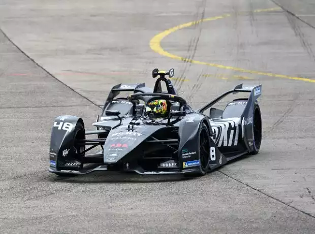 Edoardo Mortara beim Formel-E-Rennen in Berlin 2022 Titel-Bild zur News: Edoardo Mortara beim Formel-E-Rennen in Berlin 2022