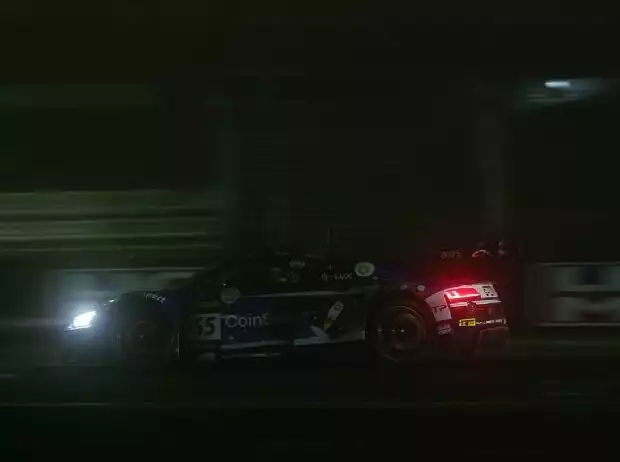 Der Start des Bathurst 12 Hour bei Nebel wird von den Fahrern heftig kritisiert Titel-Bild zur News: Der Start des Bathurst 12 Hour bei Nebel wird von den Fahrern heftig kritisiert