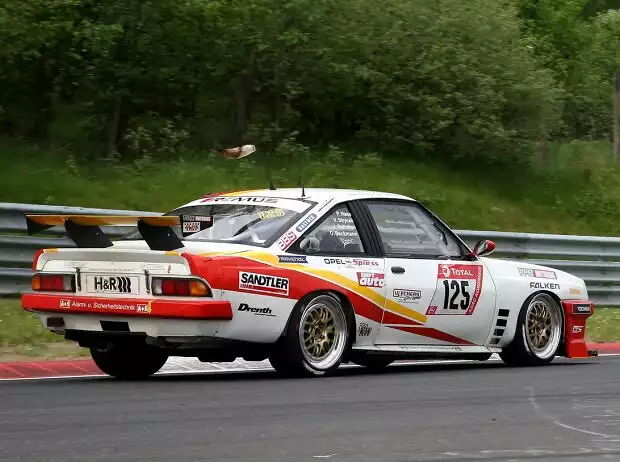 Der Opel Manta wird nicht bei den 24 Stunden vom Nürburgring 2022 starten können Titel-Bild zur News: Der Opel Manta wird nicht bei den 24 Stunden vom Nürburgring 2022 starten können