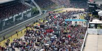 Endlich wieder volles Haus: Zur 50. Ausgabe der 24h Nürburgring gibt es ein packevolles Programm für die Fans