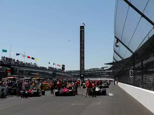 Startaufstellung zum Indy 500 auf dem Indianapolis Motor Speedway Titel-Bild zur News: Startaufstellung zum Indy 500 auf dem Indianapolis Motor Speedway