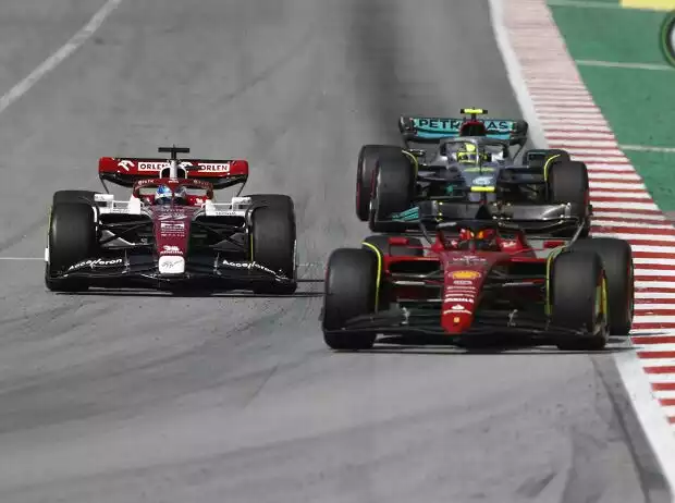 Carlos Sainz, Valtteri Bottas, Lewis Hamilton Titel-Bild zur News: Carlos Sainz, Valtteri Bottas, Lewis Hamilton