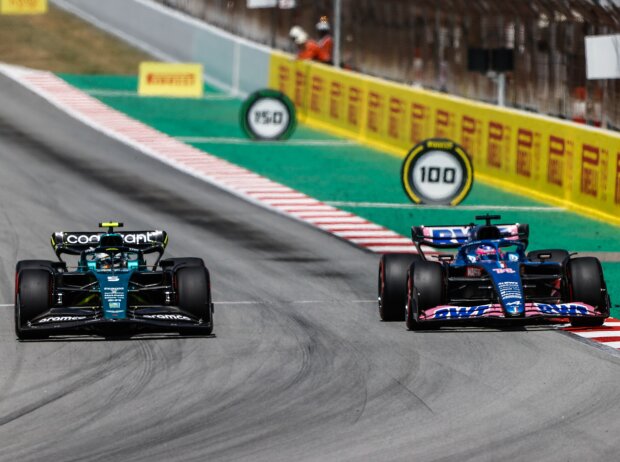 Sebastian Vettel (Aston Martin) und Fernando Alonso (Alpine) beim Formel-1-Rennen in Spanien 2022
