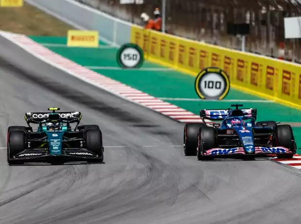 Sebastian Vettel (Aston Martin) und Fernando Alonso (Alpine) beim Formel-1-Rennen in Spanien 2022 Titel-Bild zur News: Sebastian Vettel (Aston Martin) und Fernando Alonso (Alpine) beim Formel-1-Rennen in Spanien 2022