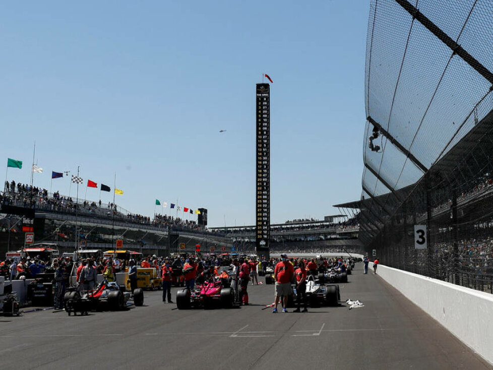 Startaufstellung zum Indy 500 auf dem Indianapolis Motor Speedway
