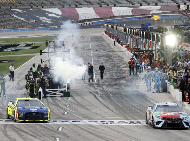 Kyle Busch, Ryan Blaney Kyle Busch, Ryan Blaney