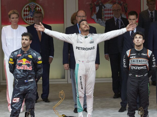 Daniel Ricciardo, Lewis Hamilton, Sergio Perez Daniel Ricciardo, Lewis Hamilton, Sergio Perez