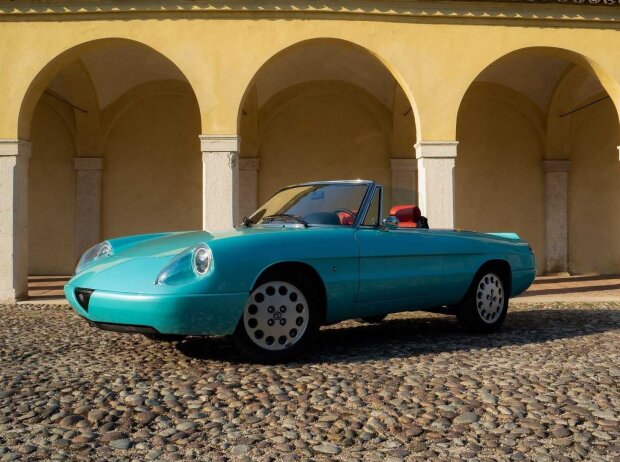 Titel-Bild zur News: Alfa Romeo Spider Duetto Hybrid von Garage Italia