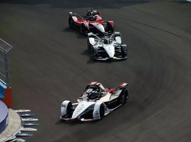 Andre Lotterer ist sich sicher, dass Nyck de Vries den Plattfuß bei der Kollision schon hatte Titel-Bild zur News: Andre Lotterer ist sich sicher, dass Nyck de Vries den Plattfuß bei der Kollision schon hatte