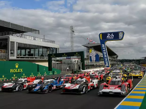 Gruppenfoto: Alle Autos für die 24h Le Mans 2022 Titel-Bild zur News: Gruppenfoto: Alle Autos für die 24h Le Mans 2022