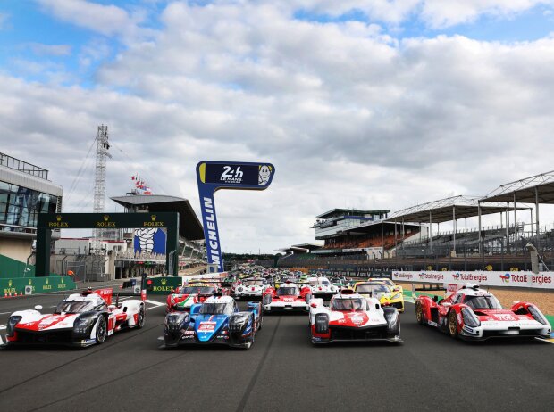 Gruppenfoto: Alle Autos für die 24h Le Mans 2022