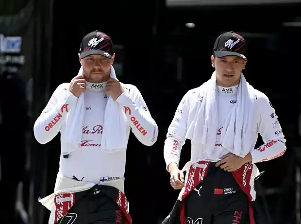 Guanyu Zhou, Valtteri Bottas Titel-Bild zur News: Guanyu Zhou, Valtteri Bottas