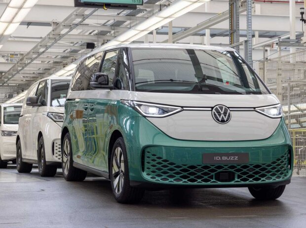 Titel-Bild zur News: Beginn der Serienproduktion des VW ID. Buzz in Hannover (2. Juni 2022)