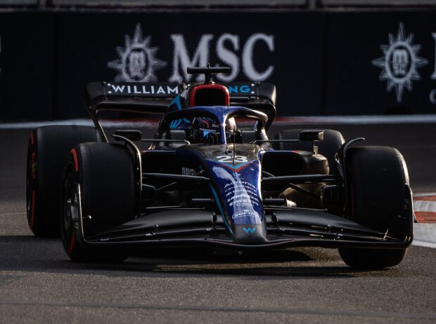 Titel-Bild zur News: Alexander Albon (Williams) im Qualifying zum Formel-1-Rennen in Baku 2022
