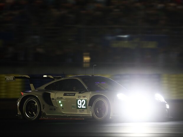 Titel-Bild zur News: Der Porsche #92 liegt in der GTE Pro plötzlich an der Spitze