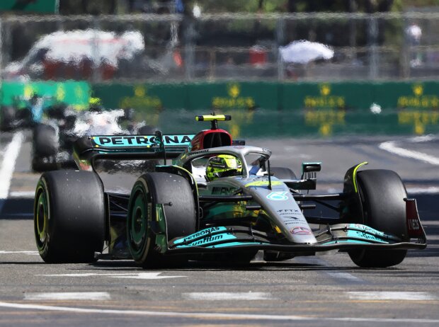 Titel-Bild zur News: Lewis Hamilton (Mercedes W13) beim Formel-1-Rennen in Baku 2022