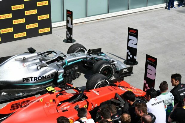 Lewis Hamilton Charles Leclerc Sebastian Vettel Ferrari Ferrari F1Mercedes Mercedes F1 ~Lewis Hamilton (Mercedes), Charles Leclerc (Ferrari) und Sebastian Vettel (Aston Martin) ~ Lewis Hamilton Charles Leclerc Sebastian Vettel Ferrari Ferrari F1Mercedes Mercedes F1 ~Lewis Hamilton (Mercedes), Charles Leclerc (Ferrari) und Sebastian Vettel (Aston Martin) ~