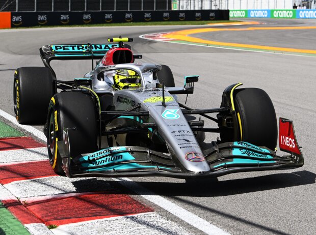 Titel-Bild zur News: Lewis Hamilton (Mercedes W13) im Training zum Formel-1-Rennen in Kanada 2022