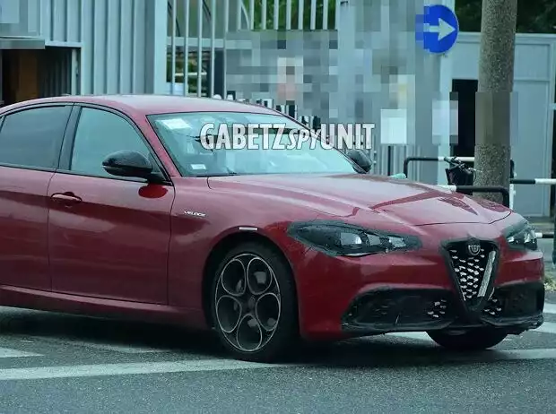 Alfa Romeo Giulia Facelift-Spionage-Aufnahmen Titel-Bild zur News: Alfa Romeo Giulia Facelift-Spionage-Aufnahmen