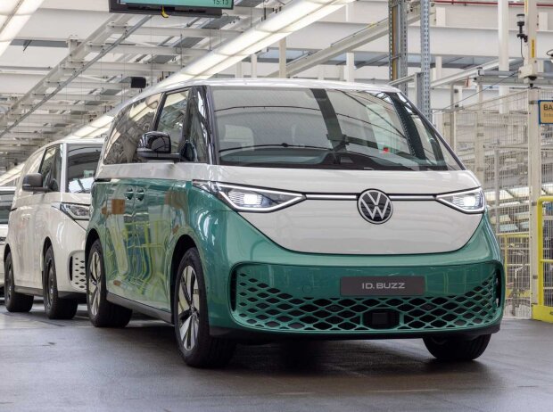 Titel-Bild zur News: Beginn der Serienproduktion des VW ID. Buzz in Hannover (2. Juni 2022)
