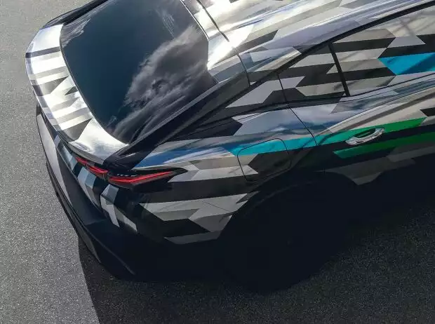 Titel-Bild zur News: Peugeot 408 Prototyp (2022)