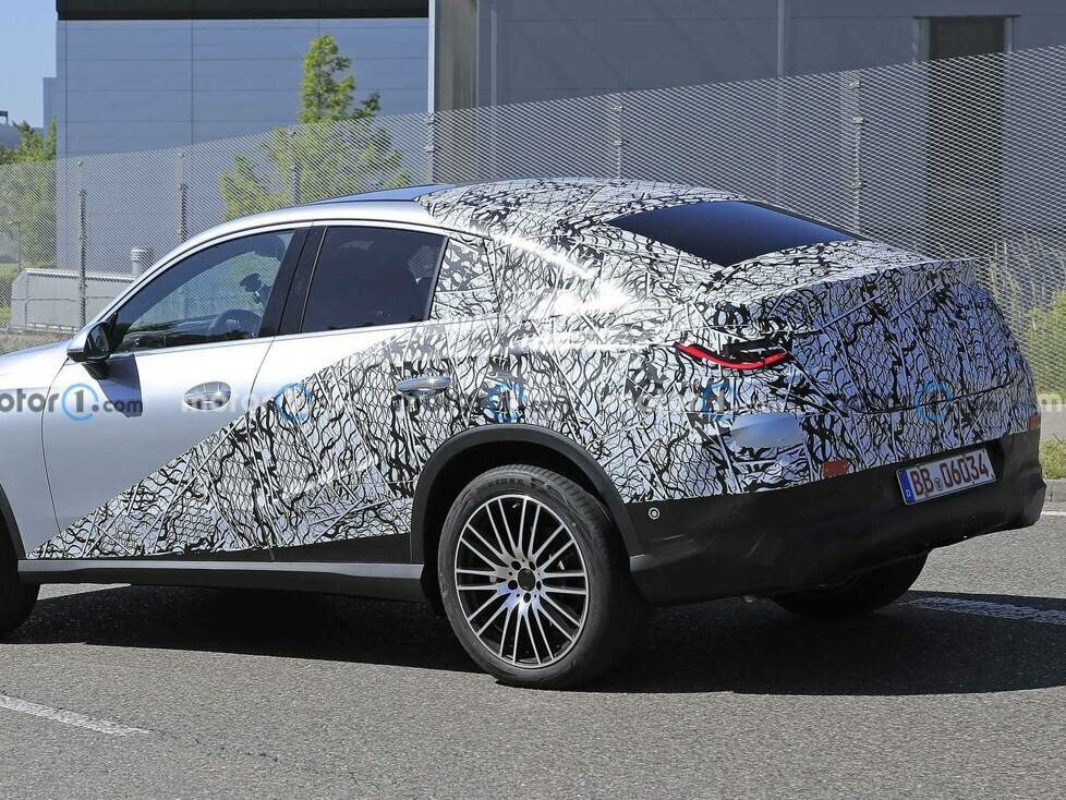 Mercedes GLC Coupé (2022) erstmals als Erlkönig erwischt