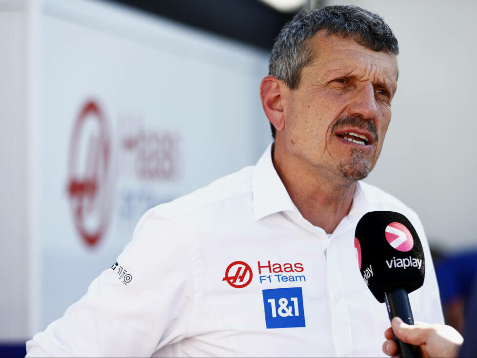 Haas-Teamchef Günther Steiner beim Formel-1-Rennen in Baku 2022