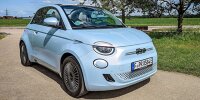 Bild zum Inhalt: Fiat 500C Elektro (2022) im Test: Einzig und artig