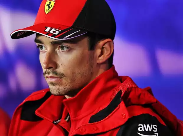 Titel-Bild zur News: Charles Leclerc (Ferrari) vor dem Formel-1-Rennen in Silverstone 2022