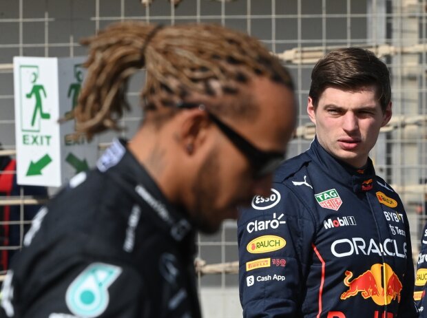 Titel-Bild zur News: Lewis Hamilton und Max Verstappen