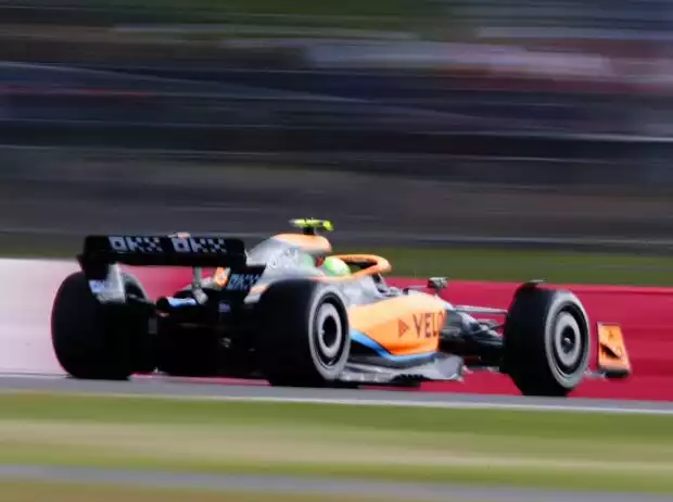 Lando Norris (McLaren MCL36) im Training zum Formel-1-Rennen in Silverstone 2022 Titel-Bild zur News: Lando Norris (McLaren MCL36) im Training zum Formel-1-Rennen in Silverstone 2022