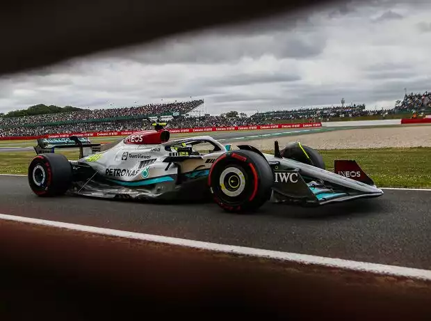 Lewis Hamilton im Mercedes W13 beim Formel-1-Rennen 2022 in Silverstone Titel-Bild zur News: Lewis Hamilton im Mercedes W13 beim Formel-1-Rennen 2022 in Silverstone