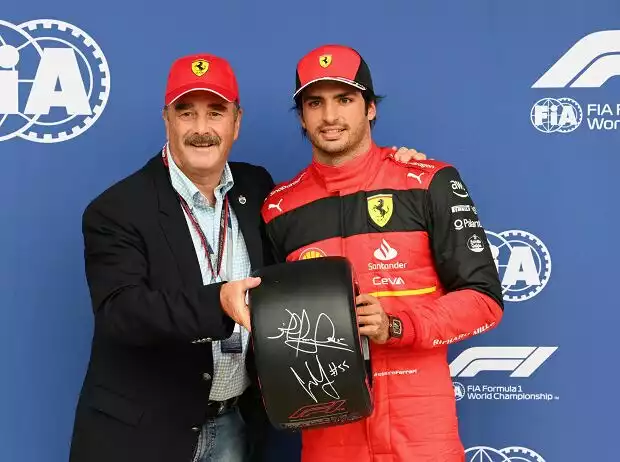 Nigel Mansell gratuliert Carlos Sainz zur Poleposition in Silverstone 2022 Titel-Bild zur News: Nigel Mansell gratuliert Carlos Sainz zur Poleposition in Silverstone 2022