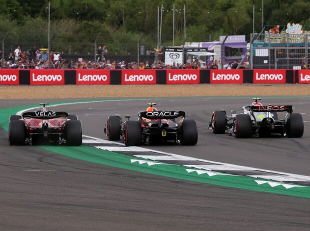Titel-Bild zur News: Charles Leclerc, Sergio Perez, Lewis Hamilton