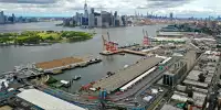 Brooklyn Street Circuit in New York mit Skyline von Manhattan im Hintergrund