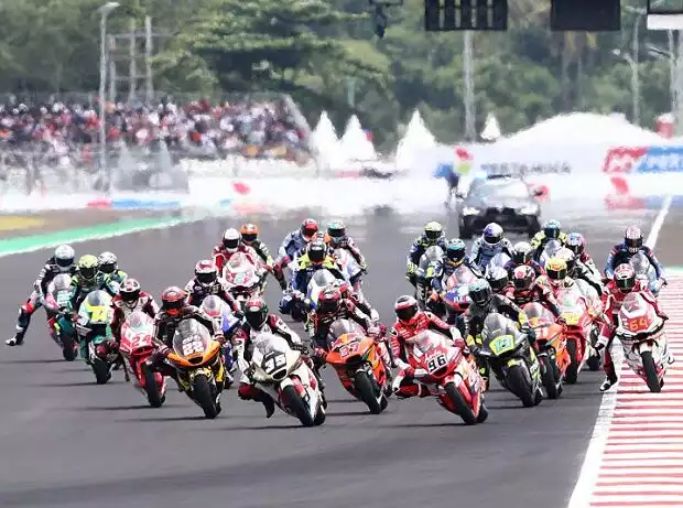 Moto2 Start Titel-Bild zur News: Moto2 Start